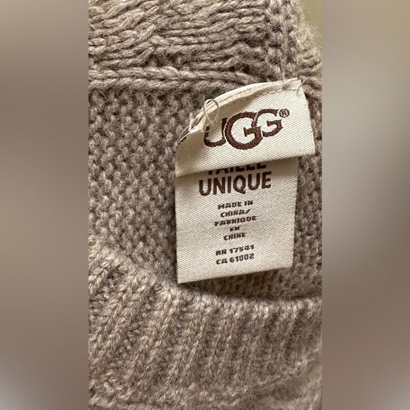 Ugg Beanie Bundle - Picture 6 of 11